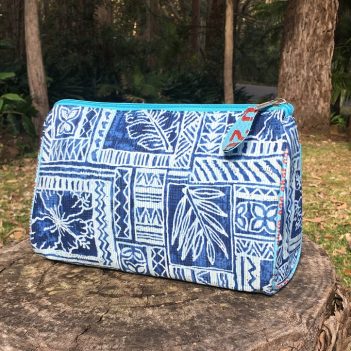 Alternative view of Vintage Hawaiian Fabric Toiletries Bag