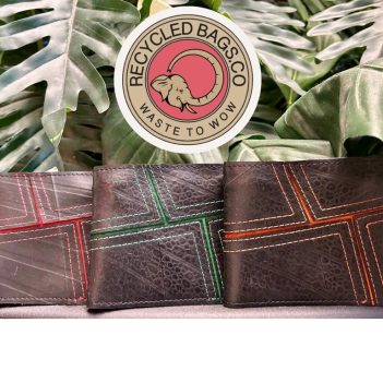 New Look Recycled Tyre Mans Flip Geometric Detail Wallet - Image 4